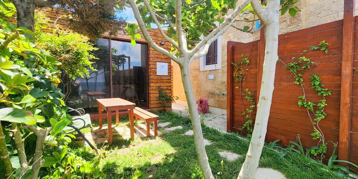 Bungalow Garden